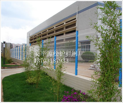 桃形立柱防護網