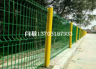 圈地綠色鐵絲網圍欄3